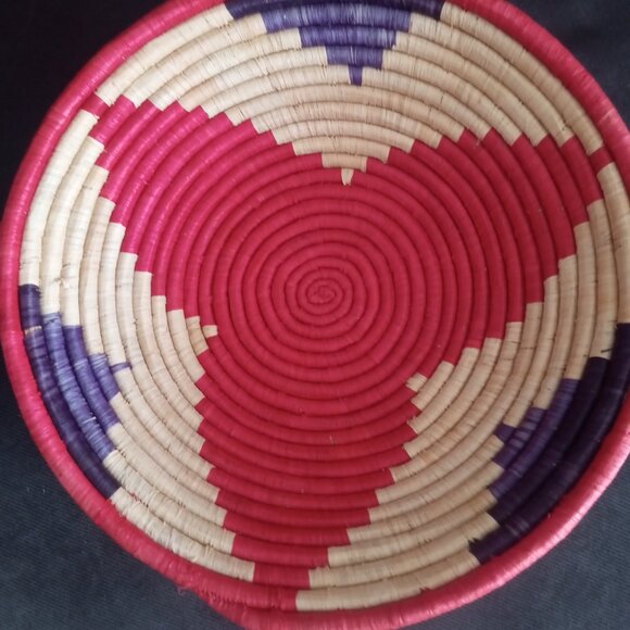 Handwoven African Basket - Picture 4 of 4